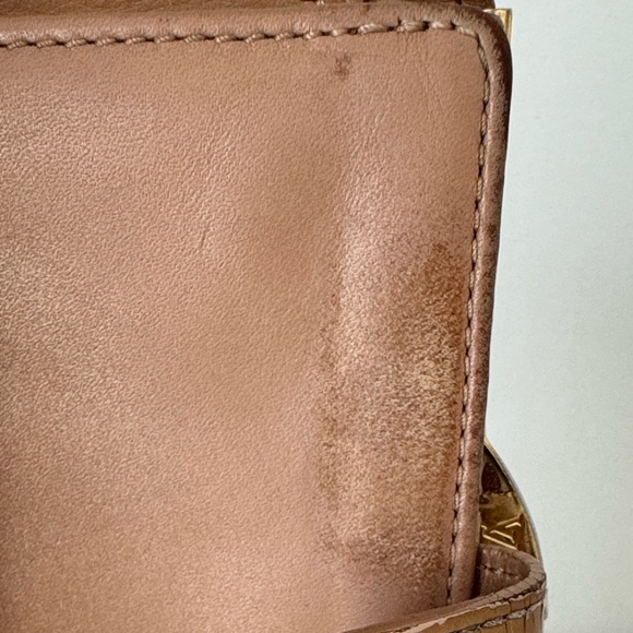 Louis Vuitton Gold Vernis Monogram Kisslock Wallet - Picture 9 of 12